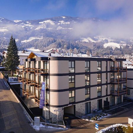 Zillertal Suites Fuegen By Alps Resorts Exteriör bild