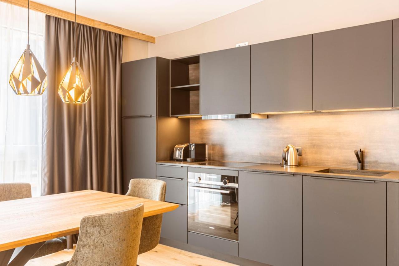 Zillertal Suites Fuegen By Alps Resorts Exteriör bild