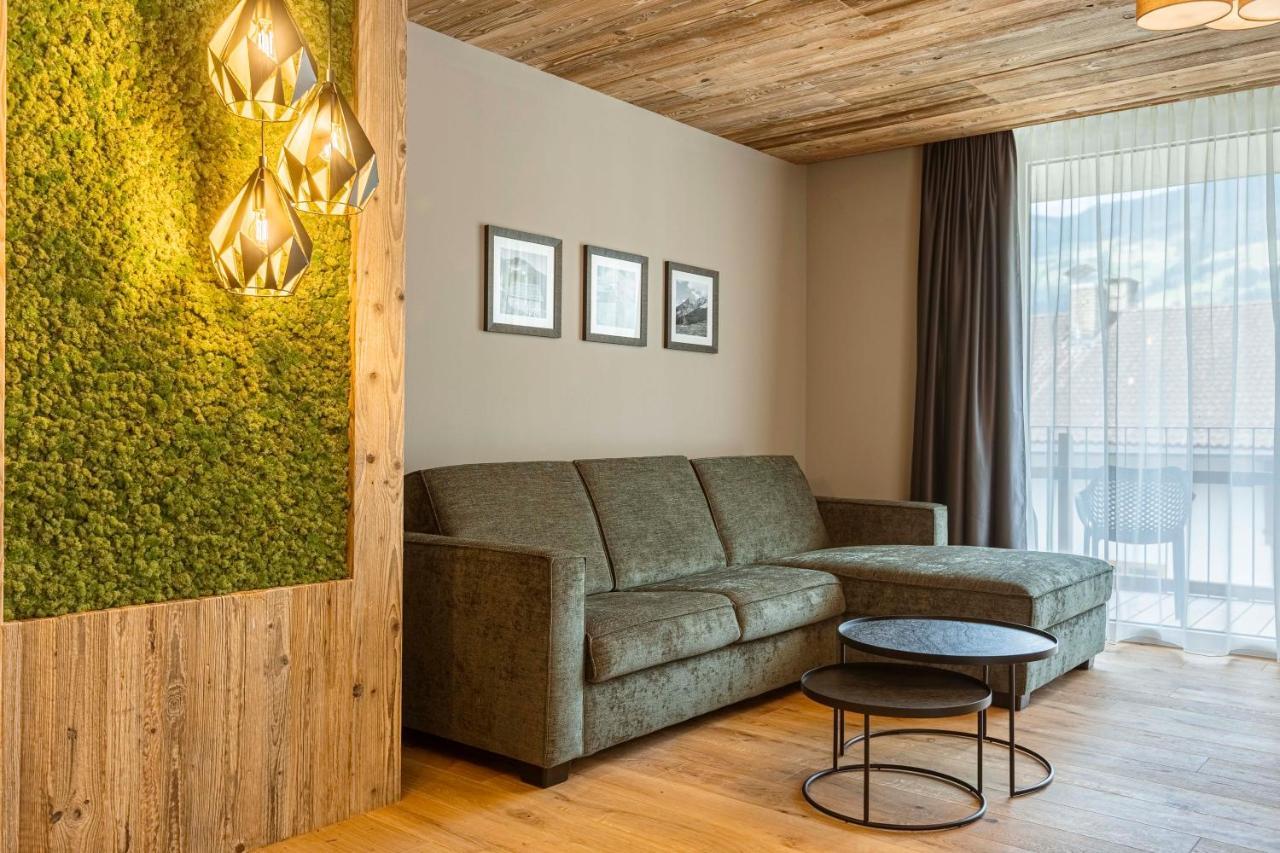 Zillertal Suites Fuegen By Alps Resorts Exteriör bild