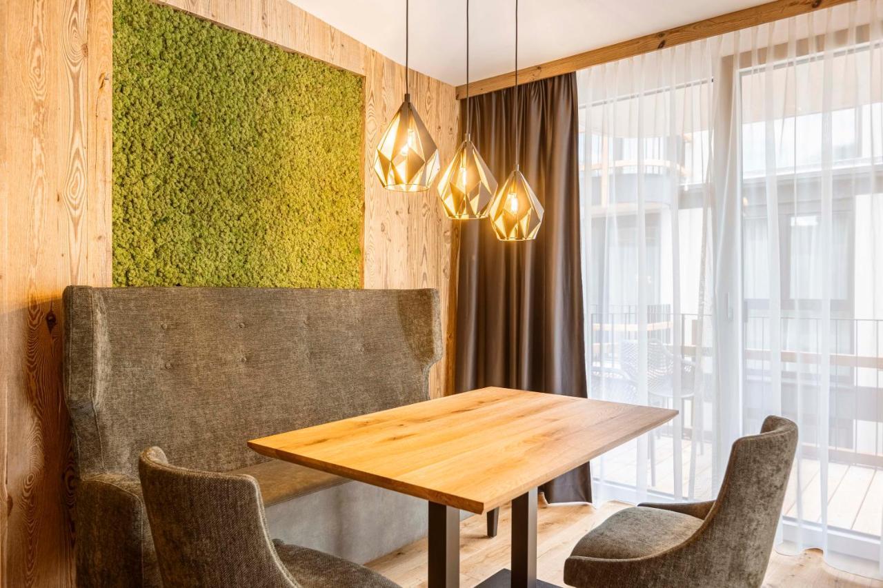 Zillertal Suites Fuegen By Alps Resorts Exteriör bild