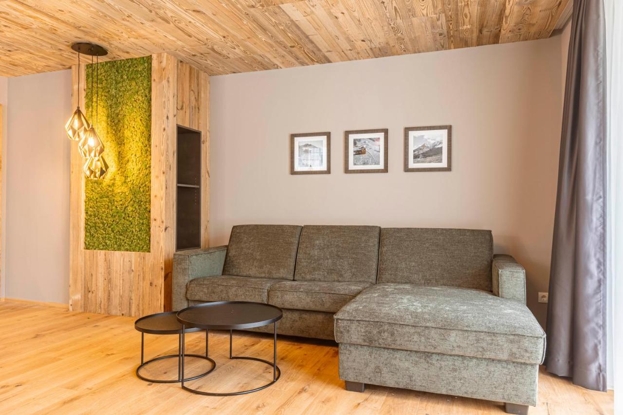 Zillertal Suites Fuegen By Alps Resorts Exteriör bild