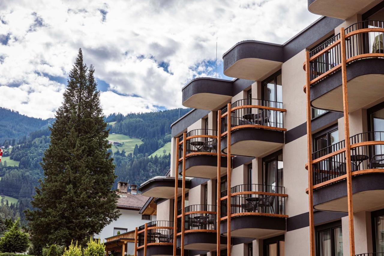Zillertal Suites Fuegen By Alps Resorts Exteriör bild