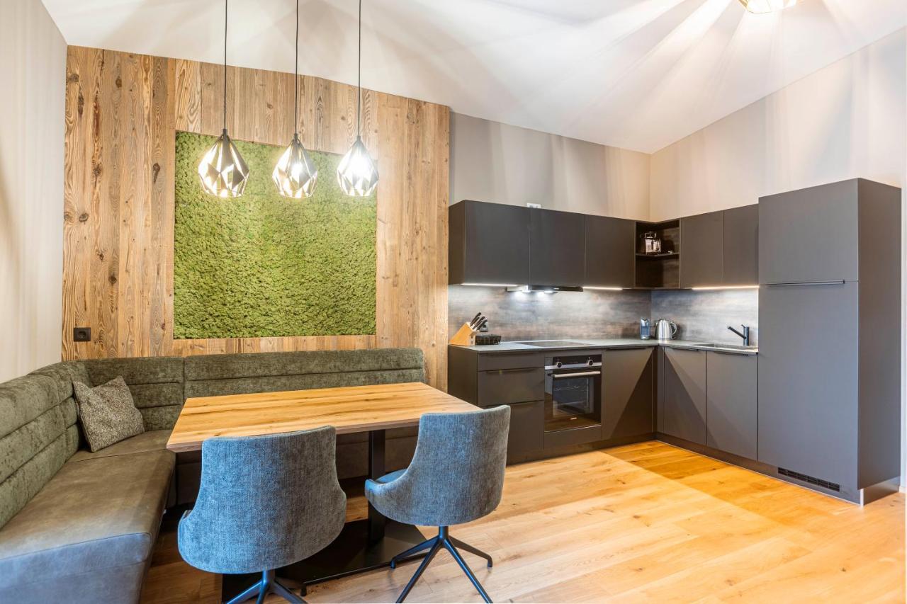 Zillertal Suites Fuegen By Alps Resorts Exteriör bild