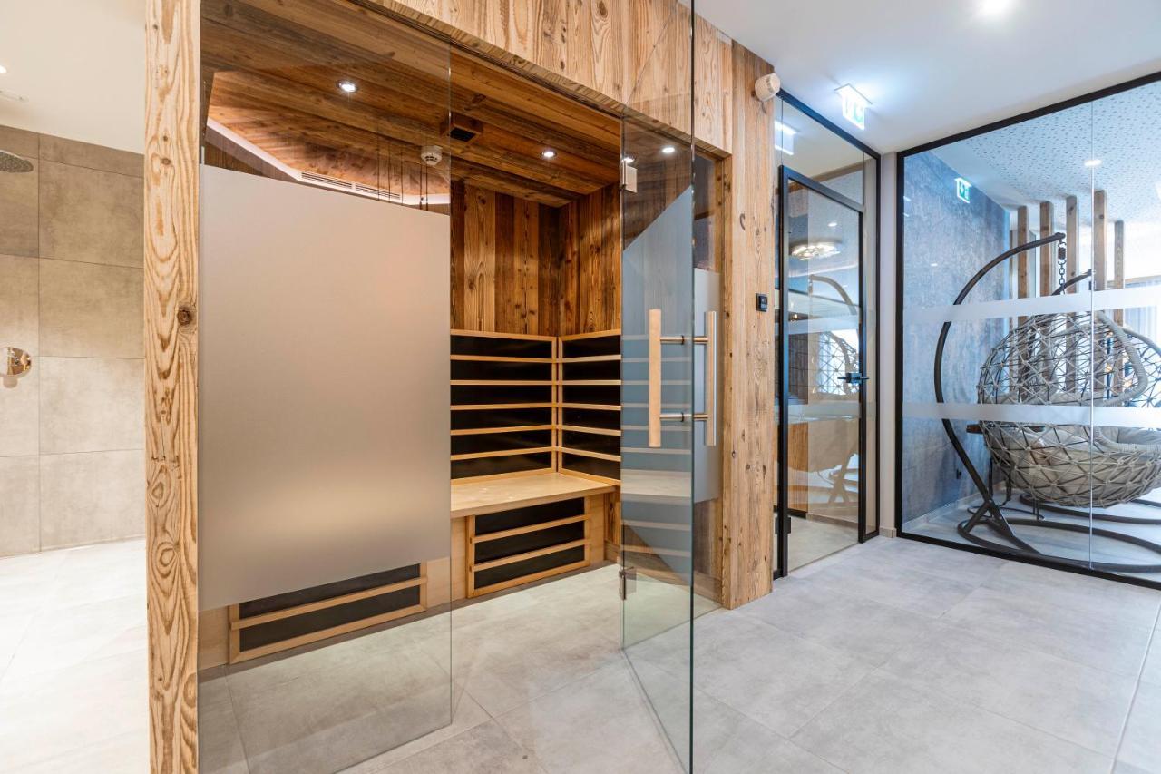 Zillertal Suites Fuegen By Alps Resorts Exteriör bild